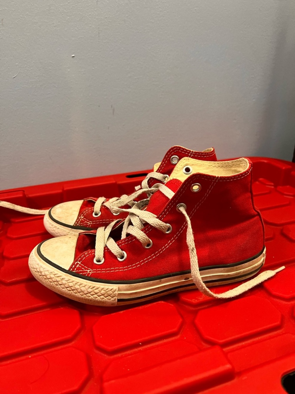 Kids red converse